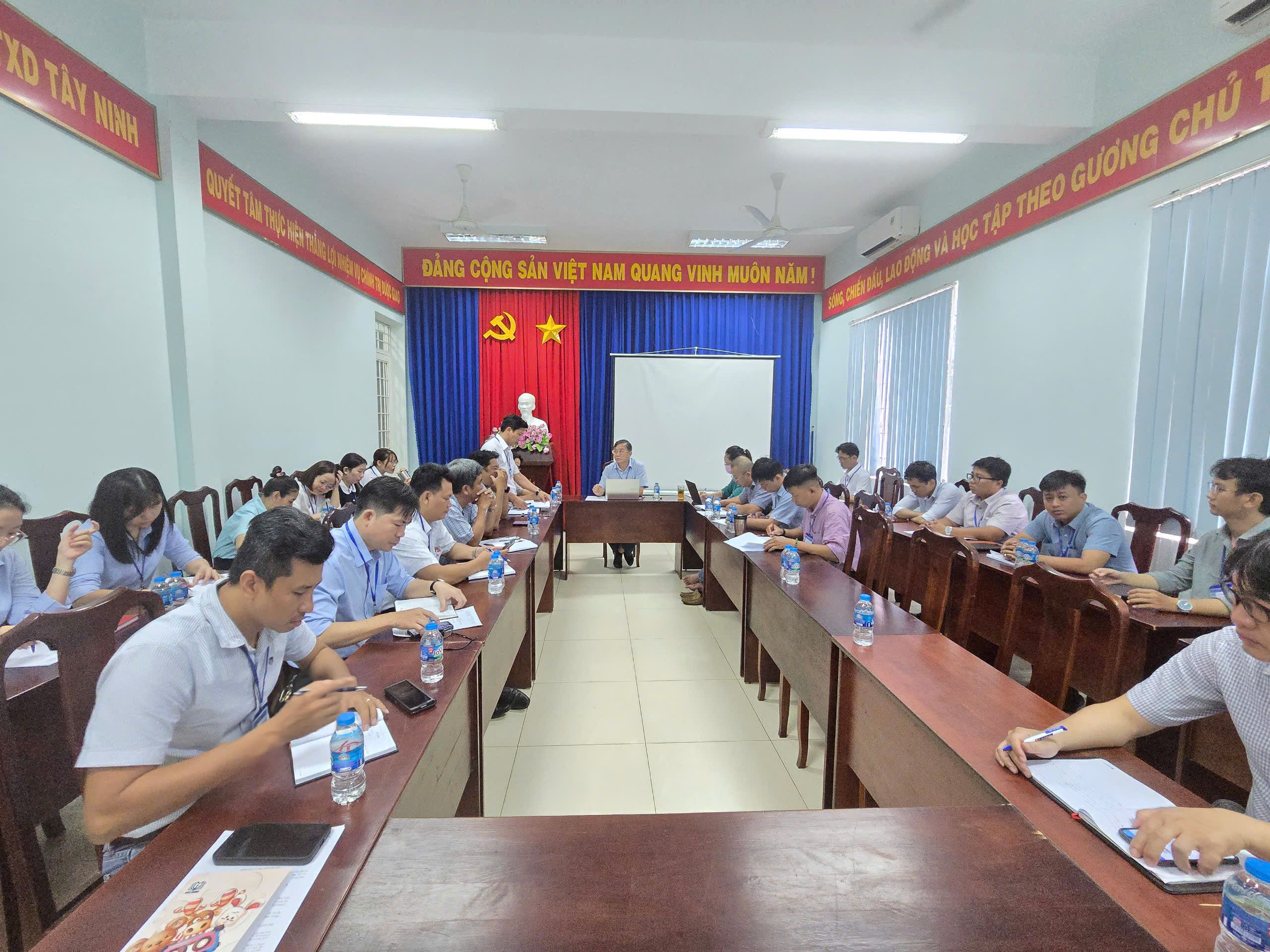 Tổ chức họp cơ quan tháng 02 năm 2025 của  Ban Quản lý dự án đầu tư xây dựng tỉnh Tây Ninh